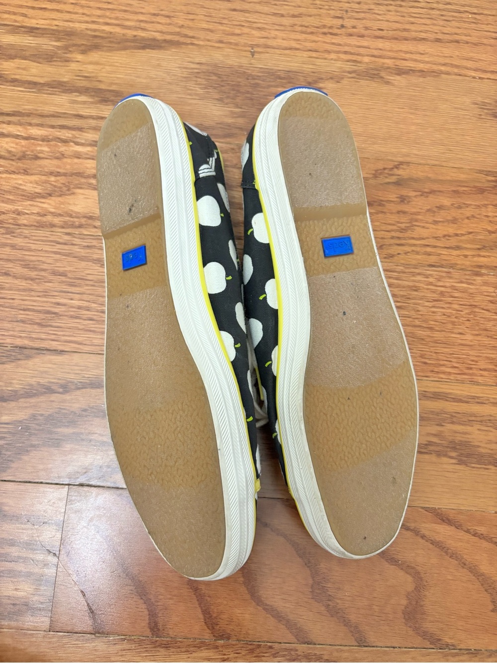 Kate Spade x Keds White Black Yellow Apple Print Canvas Sneaker Women’s Size 8.5 - Picture 8 of 10